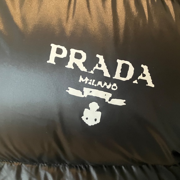 Prada Re-Nylon Puffer Down Jacket Black Size 44 New with Tags! - Picture 10 of 16